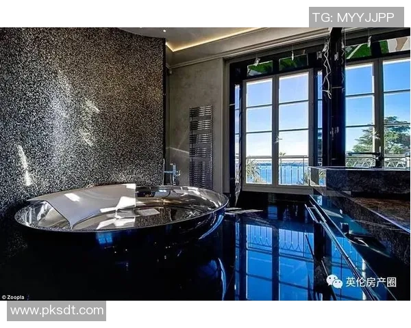 走进足球巨星的私人世界揭秘他们的家居生活与独特魅力